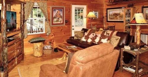 Newport House | Enchanted Cottage - 1 Bedrooms, 1 Baths, Sleeps 2 cabin