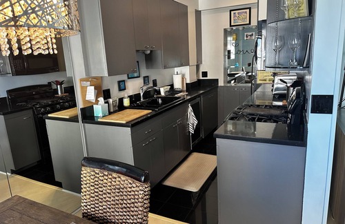 Alamitos Beach Condo | Enchanting 1-bedroom condo in Long Beach. Beach Views and easy walking.