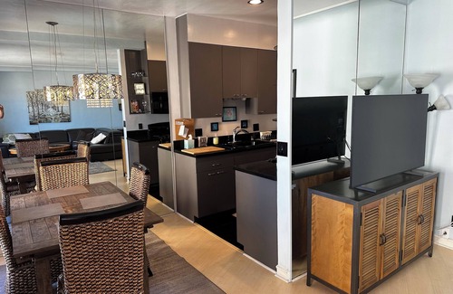 Alamitos Beach Condo | Enchanting 1-bedroom condo in Long Beach. Beach Views and easy walking.