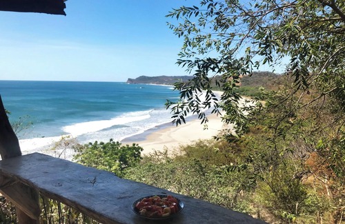 El Gigante Cabin | Enchanting cabin with amazing beach views in Gigante, Tola