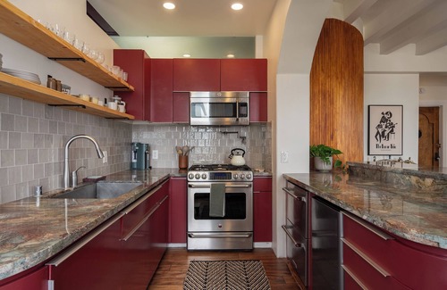 East Village Condo | Enchanting condo, ocean & skyline views in dtwn Long Beach.