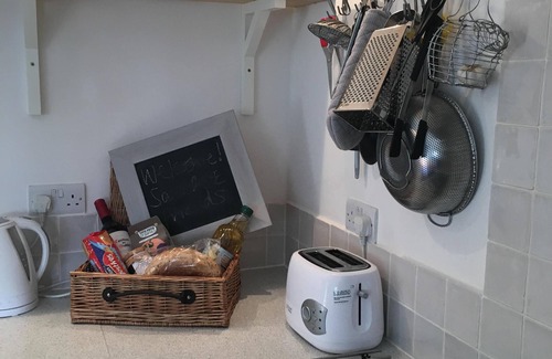 Waterlooville Cottage | Enchanting Cottage - South Downs National Park