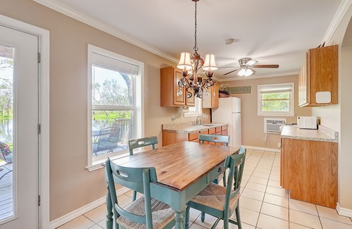 Rockport House | Enchanting dog-friendly property with balconies, firepit, & washer/dryers