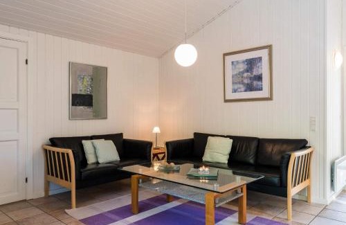 Henne House | Enchanting Hideaway in Henne Town-By Traum