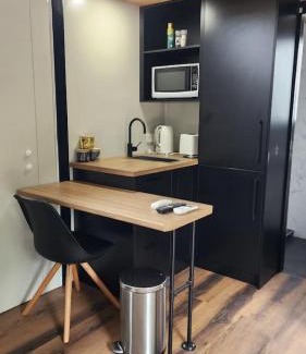 Dickson Apartment | Enchanting Tiny Home in Vibrant - Hosted by Canstay