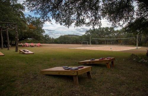 Austin Villa | Encino Viejo (Old Oak)-Ranch Style Home on 5 Acres