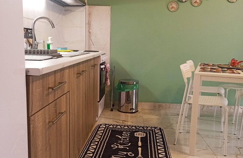 Evosmos Apartment | Enclosed Secure Parking- Cozy Apartment of 2 Double Bedrooms For Families of 4-5