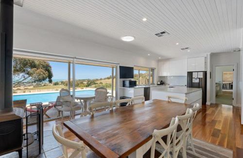 Waitpinga House | Encounter Blue - Waitpinga - Linen Included