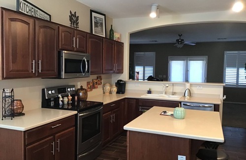 Springfield Lakes House | End of Summer Special.