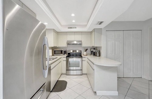 Palmer Ranch Villa | End Villa/Private View/Heated Pool/Pickleball/7883