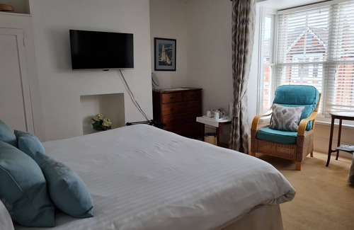 Cowes Bed & Breakfast | Endeavour House