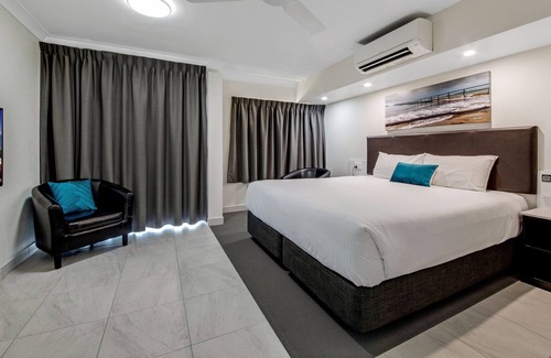 Emu Park Hotel | Endeavour Inn - Emu Park