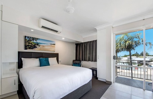 Emu Park Hotel | Endeavour Inn - Emu Park