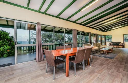 Seventeen Seventy House | Endeavour - Rustic Two-Bedroom Home With Stunning Ocean & 1770 Headland Views