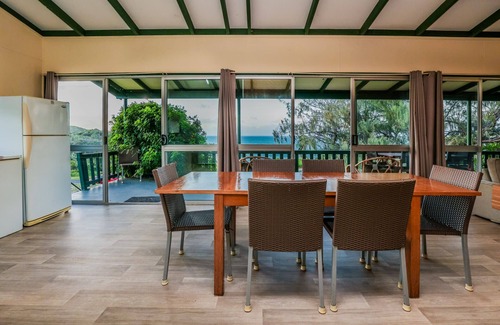 Seventeen Seventy House | Endeavour: Stunning Ocean & 1770 Headland Views