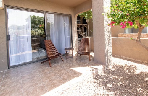 Arcadia Lite Condo | Endless CASAbilities at this updated, clean Arcadia condo