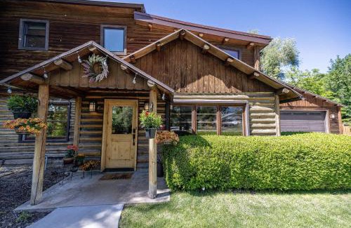 Holladay Bed & Breakfast | Engen Hus Bed and Breakfast