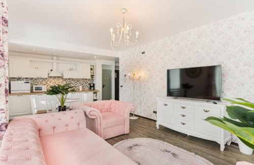 Poiana Brasov Apartment | English Home in Silver Mountain Resort Poiana Brasov