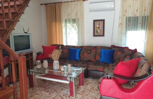 Lezhe Villa | Eni's Villa, 5km From Shengjini Beach