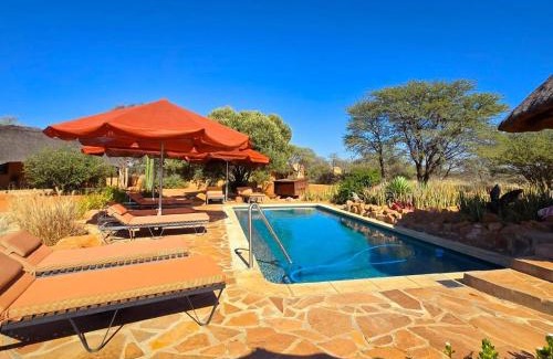 Windhoek Cabin | Eningu Kalahari Lodge
