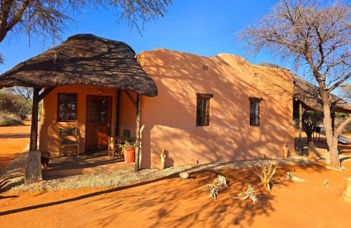 Windhoek Cabin | Eningu Kalahari Lodge