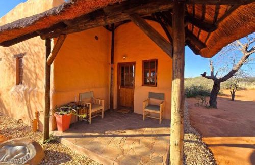Windhoek Cabin | Eningu Kalahari Lodge