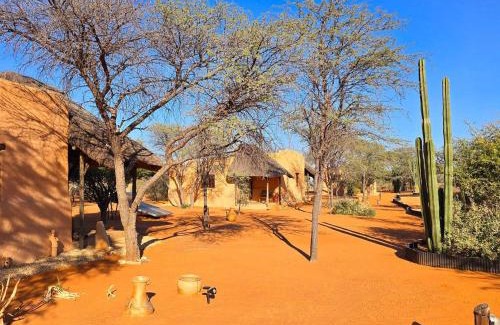 Windhoek Cabin | Eningu Kalahari Lodge