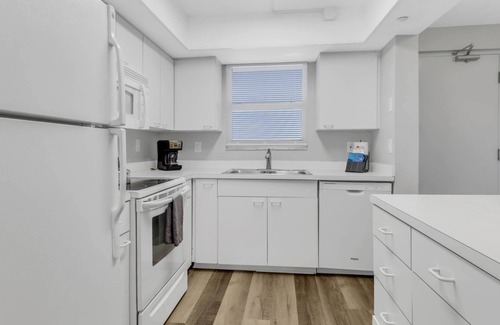 Fort Myers Beach Condo | Enjoy 6th Floor Sunsets & A Direct Gulf View! Community Pool & Over $150 of Free Daily Activities!
