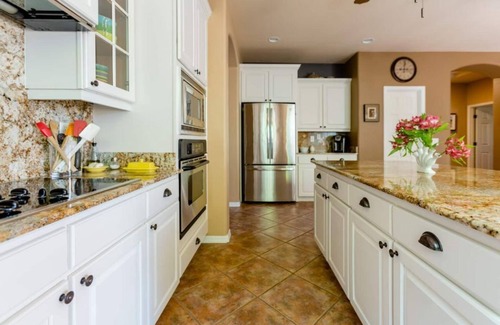 Tramonto House | Enjoy a family home away from home. Fire Pit,BBQ, views, trails, community pool!