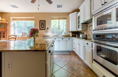 Tramonto House | Enjoy a family home away from home. Fire Pit,BBQ, views, trails, community pool!