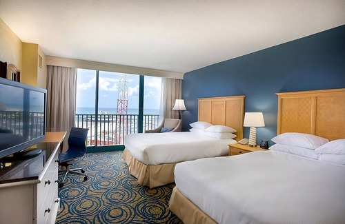 Brush - Stewarts House | Enjoy a Hassle-Free and Suiting Stay! Two Homely Units! 2 Swimming Pool & Tub