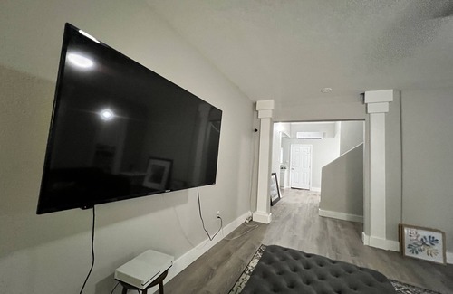Austin House | Enjoy a nice Value housing in Austin’s little Mexico neighborhood.