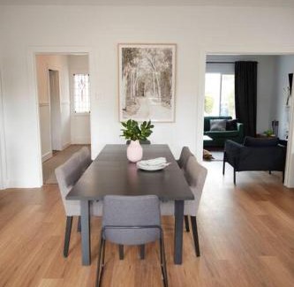 Creswick House | Enjoy a renovated retreat with outdoor bath
