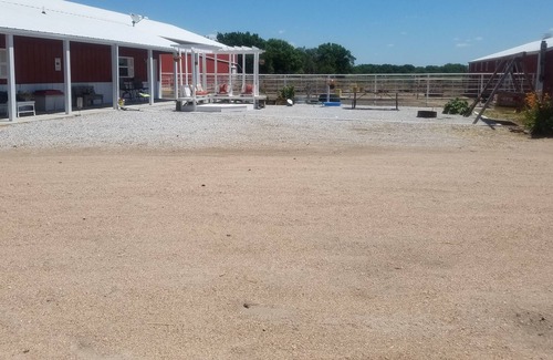 York County House | Enjoy a Stay at a Horse Motel in York, NE