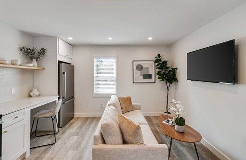 Ferndale Apartment | Enjoy a stylish experience at this unique, modern flat in Downtown Ferndale