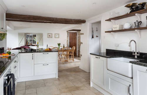 Quenington Cottage | Enjoy a taste of rural life in this beautifully presented Cotswold period home.
