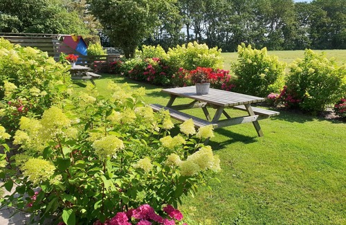 Oudeslius House | Enjoy a unique vacation, apartment with comfortable bed box, private wellness bathroom and plenty of recreation for the whole family. Relax on the sunny terrace, enjoy fresh rolls and delicious coffee every day and discover the region.