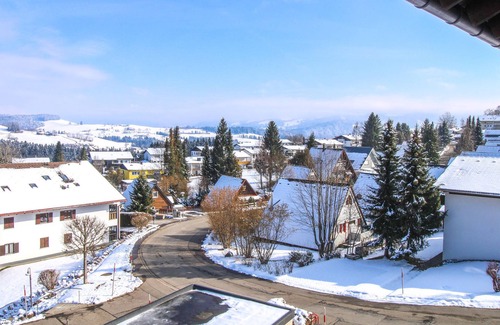 Irsengund Apartment | Enjoy an unforgettable vacation in the Allgäu with mountain views.