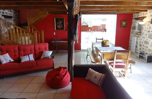 Raulhac Cottage | Enjoy attractive rates in a charming gîte, near Super-Lioran
