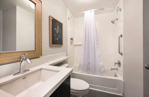 Exchange Place North Hotel | Enjoy Comfort and Convenience on your Vacation!
