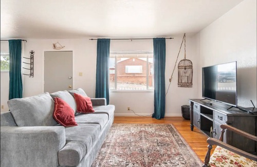 Tombstone House | Enjoy "Cowboy Class" at The Red Sash Inn!