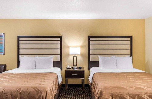 Capitola House | Enjoy dependable value by the beautiful Pacific !