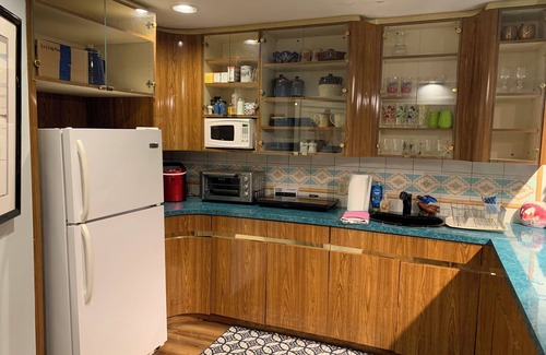 Clinton Apartment | Enjoy Fall Serenity on our Woodland Retreat with Boat Parking near Truman Lake