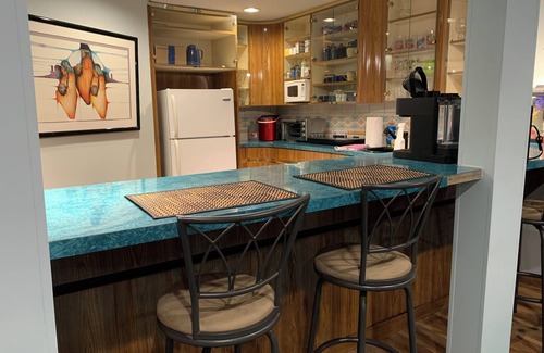 Clinton Apartment | Enjoy Fall Serenity on our Woodland Retreat with Boat Parking near Truman Lake