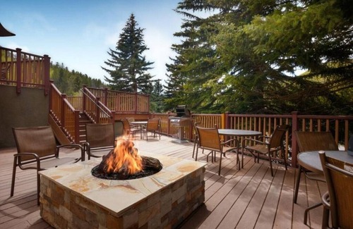 Highland Meadows Condo | Enjoy Fall Weekend in a 2brm condo in lovely Vail-Marriott Resort. Great price.