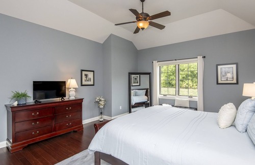 Waukesha House | Enjoy family reunions, holidays and celebrations with warm seasonal decor.