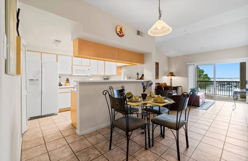 Walden on Lake Conroe Condo | Enjoy Lake Conroe 2/2 Waterfront Condo-Country Club Amenities