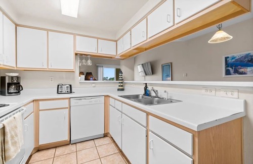 Walden on Lake Conroe Condo | Enjoy Lake Conroe 2/2 Waterfront Condo-Country Club Amenities