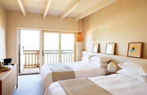 Montauk Hotel | Enjoy Life’s Simple Pleasures! 2 Modern Units with Free Breakfast, Beachfront!