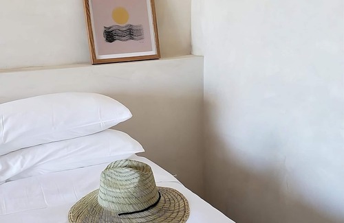 Montauk Hotel | Enjoy Life’s Simple Pleasures! 2 Modern Units with Free Breakfast, Beachfront!